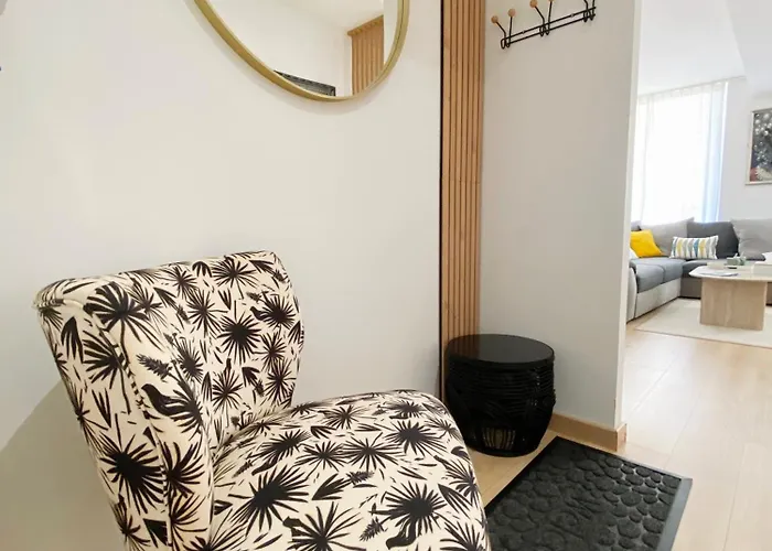 Moderne Au Centre De *